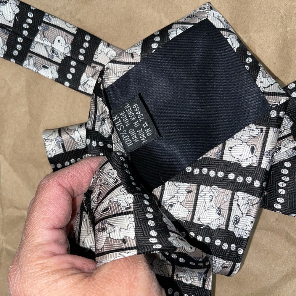 🌻 Peanuts 50 Celebration Handmade Silk Tie - Picture 5 of 10